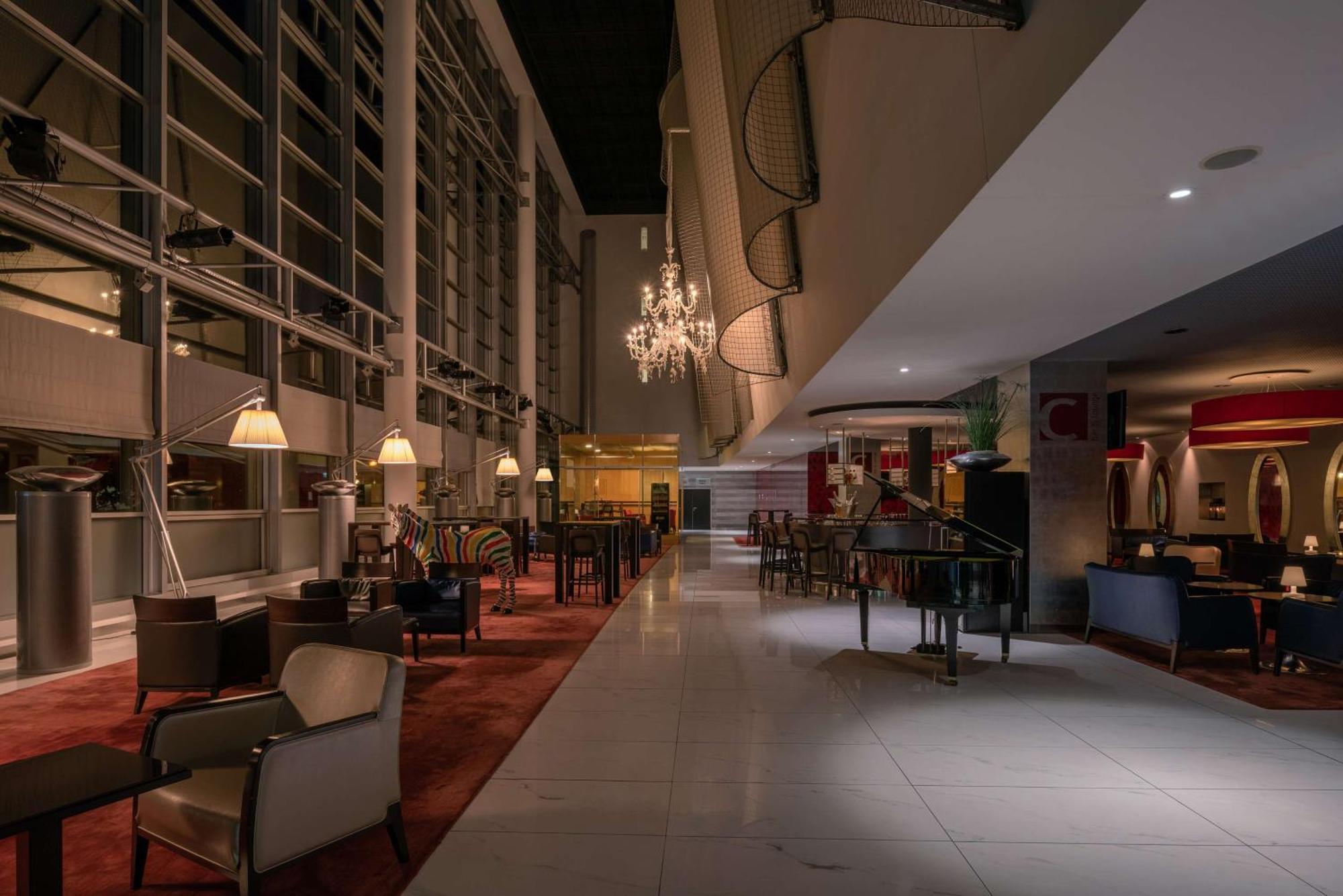 Hilton Geneva Hotel And Conference Centre Exterior foto